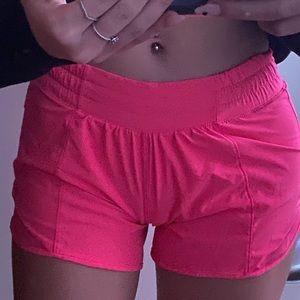 LULULEMON SHORT SIZE 4